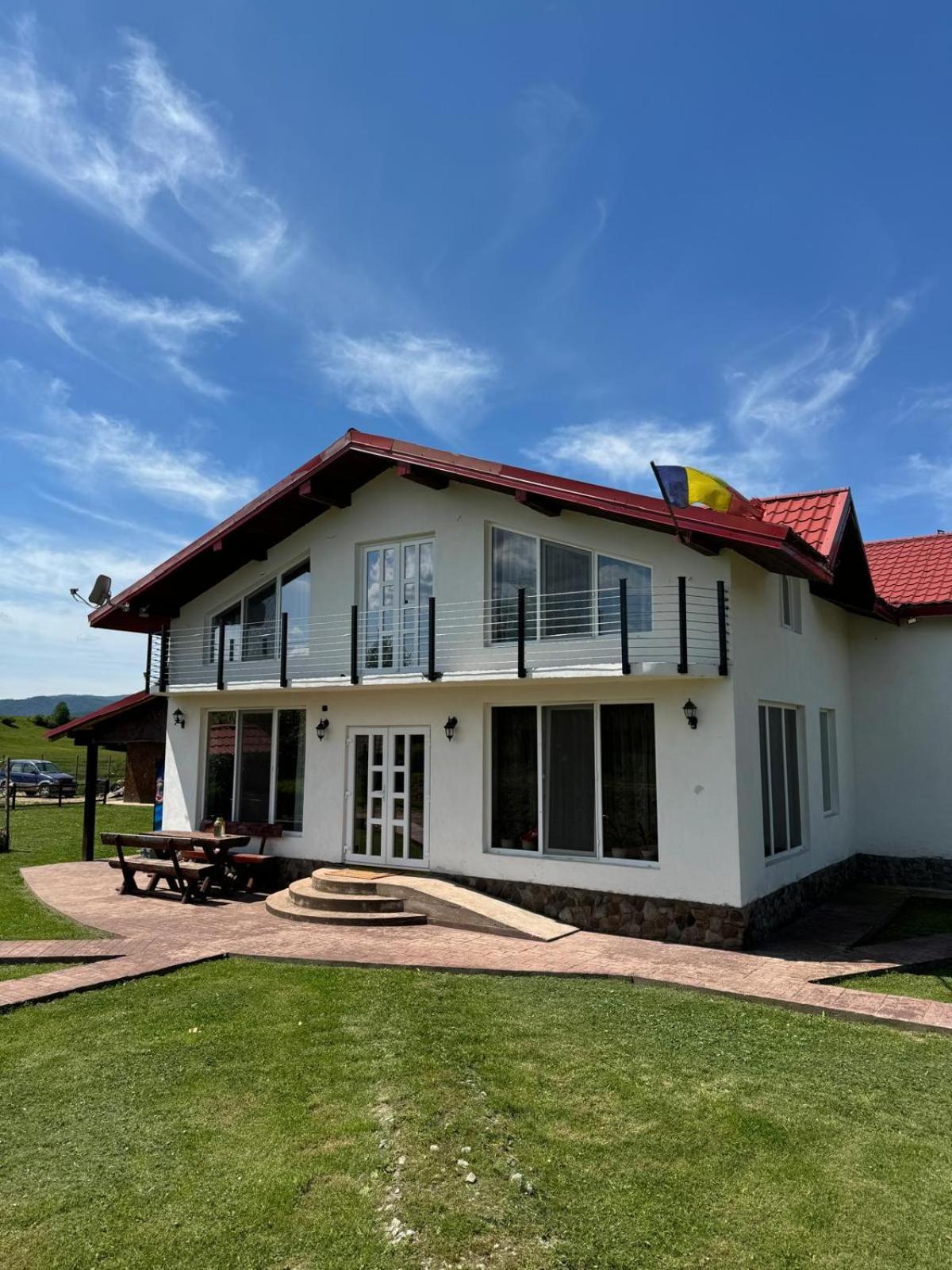 Casa De La Balta Otel Rieni Dış mekan fotoğraf